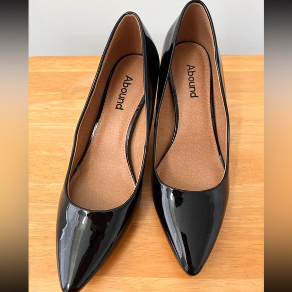 Abound Black Sleek Heels - Picture 2 of 3